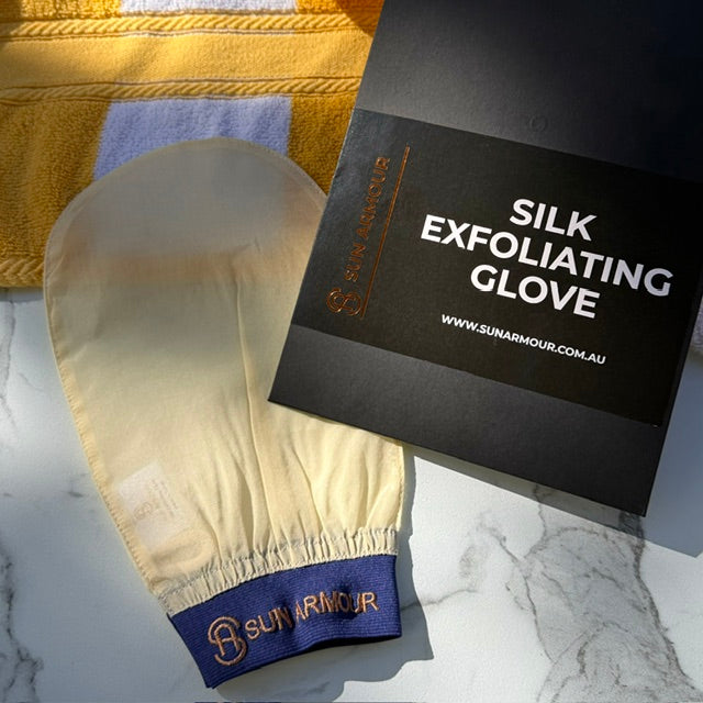 SILK EXFOLIATING GLOVE